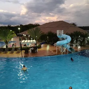 Do Lago, Com Churrasqueira Privativa , Cozinha , Internet Banda Larga, Rampa Barco E Jet, Pesqueiro - B101 Caldas Novas